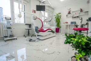 Seda Hanım, diş teli tedavi sürecini anlattı. Kendisi sürecin beklediğinden çok daha rahat geçtiğini, sonuçlardan son derece mutlu olduğunu ve tedavinin düşündüğünden daha kısa sürede tamamlandığını ifade etti.