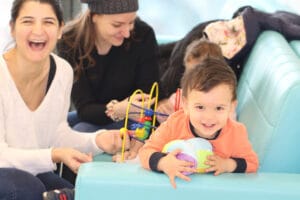 Seda Hanım, diş teli tedavi sürecini anlattı. Kendisi sürecin beklediğinden çok daha rahat geçtiğini, sonuçlardan son derece mutlu olduğunu ve tedavinin düşündüğünden daha kısa sürede tamamlandığını ifade etti.