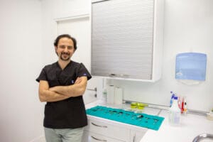 Seda Hanım, diş teli tedavi sürecini anlattı. Kendisi sürecin beklediğinden çok daha rahat geçtiğini, sonuçlardan son derece mutlu olduğunu ve tedavinin düşündüğünden daha kısa sürede tamamlandığını ifade etti.